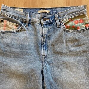 Levi’s Women’s customized pocket Baggy Dad jeans size 28